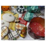 Random Lot of Holiday Décor...