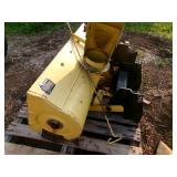 John Deere 112 Riding Mower W/Snow Blower (Runs)