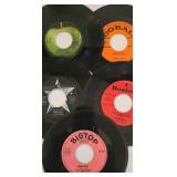 Hot Pink Vintage Disk-Go-Case with Multiple 45