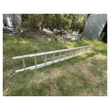 Like New Werner D1228-2 28