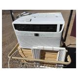 Works Great Frigidaire Electrolux window air conditioner model FHWW082WCE  8000 BTU per hour 720 W CEER 10.9 comes with remote