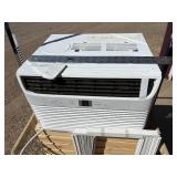Works Great Frigidaire Electrolux window air conditioner model FHWW082WCE  8000 BTU per hour 720 W CEER 10.9 comes with remote