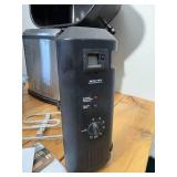 Butterball Indoor Electric Tukey Fryer XL Safe up to 20 lb turkey. Fry, Steam or Boil Professional Servies