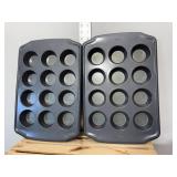 7 Pieces Bakeware 2 Wilton Jumbo Muffin Tin, Wilton perfect performance angel food cake pan, Pampered Cheff Baby Blue Enamel Mini Bunt Pan