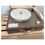 Vintage Lionel spear tone, portable electric record player photograph model 44000 style 604
