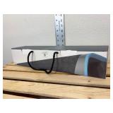 New inbox Lux living 15 inch diagonal sound bar 360 stereo sound USB power supply. Does not indicate that it has Bluetooth