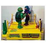 Incredible working condition vintage Remco, Teenage Mutant Ninja Turtles totally awesome Doolin DUELIN‘ dudes with shredder and Michelangelo.