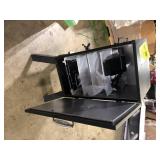 Masterbuilt 30 in. Dual Fuel Propane Gas and Charcoal Smoker in Black, 731 sq. in. of Cooking Space Customer Returns See Pictures