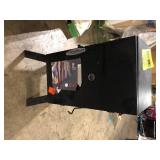 Masterbuilt 30 in. Dual Fuel Propane Gas and Charcoal Smoker in Black, 731 sq. in. of Cooking Space Customer Returns See Pictures