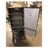 Masterbuilt 30 in. Dual Fuel Propane Gas and Charcoal Smoker in Black, 731 sq. in. of Cooking Space Slight Damage  Customer Returns See Pictures