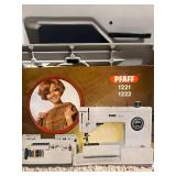 Vintage PFAFF 1222 Sewing Machine – Made in West Germany (w/ Case & Pedal)