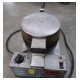 BELGIAN WAFFLE IRON