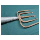 VINTAGE FISHING SPEARS