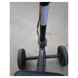 KNEE ROVER / KNEE CYCLE STEERABLE WALKER