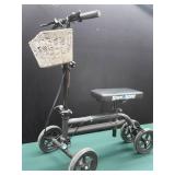 KNEE ROVER / KNEE CYCLE STEERABLE WALKER