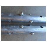 2 ADJUSTABLE BUILDING COLUMNS