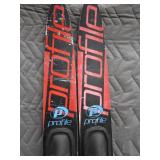 NASH PROFILE NEW WAVES WATER SKIS