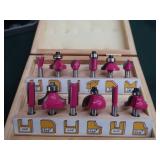 SKIL PLUNGE ROUTER WITH CARBIDE SETS