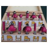 SKIL PLUNGE ROUTER WITH CARBIDE SETS