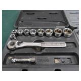 CRAFTSMAN STANDARD/ METRIC SOCKETS + BONUS SET