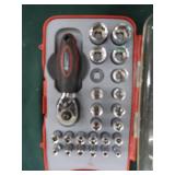 CRAFTSMAN STANDARD/ METRIC SOCKETS + BONUS SET