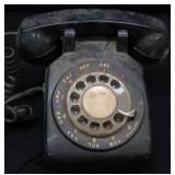 VINTAGE BLACK ROTARY PHONE
