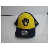 New Era Milwaukee Brewers Junior Team Classic 39THIRTY Cap, yellow/navy SLIGHTTLY USED, SMALL BLUE STAIN ON FRONT