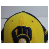 New Era Milwaukee Brewers Junior Team Classic 39THIRTY Cap, yellow/navy SLIGHTTLY USED, SMALL BLUE STAIN ON FRONT