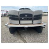 Pre-Owner 2014 Premier 260 Grand View, Yamaha 250 HP V-6 SHO