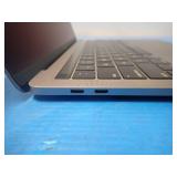 Apple MacBookPro15,2 A1989 MR9Q2LL/A BTO // INTEL CORE I7-8559U 2.6 Ghz // 16GB LPDDR3 SDRAM // 251GB SSD // 13.3" screen with 2560 x 1600 HD Resolution // Includes power adapter and IOS // Minor keym