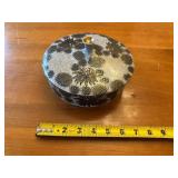 Fujita Kutani Snuho Porcelain Covered Dish with Grey Chrysanthemum Floral Design