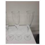 Set of 4 Champagne Flutes with Glass Ice Bucket