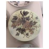 Set of 5 Decorative Porcelain Plates and Tray with Grape Design