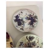 Set of 5 Decorative Porcelain Plates and Tray with Grape Design