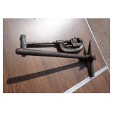 2 Manual Pipe Cutters With Pipe Cleaner/Reamer