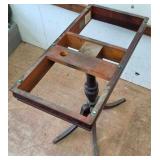 Duncan Phyfe Flip-top table