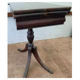 Duncan Phyfe Flip-top table