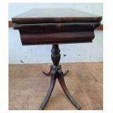 Duncan Phyfe Flip-top table