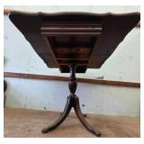 Duncan Phyfe Flip-top table