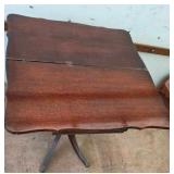 Duncan Phyfe Flip-top table