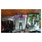 Seasonal Costumes, Decorations with Rubbermaid 31 gal.