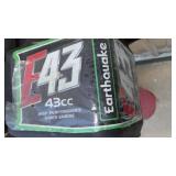 Earthquake E43 1-Person Earth Auger Post Hole Digger