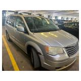 2010 Chrysler Town & Country Touring