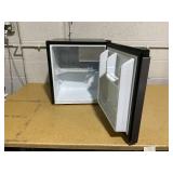 Hisense 1.6 Cu ft Single Door Mini Fridge