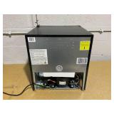 Hisense 1.6 Cu ft Single Door Mini Fridge