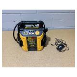 EverStart Maxx 1000 Peak Amp Jump Starter with 120 PSI Compressor, Pivoting LED Light, 3X USB Ports