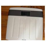 Set of 2 Taylor and Healthometer Bathroom Scales