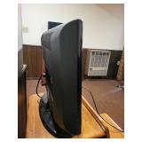 Samsung 32-Inch LCD TV with Remote Control