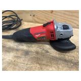 MILWAUKEE (6130-33) 4-1/2" Grinder