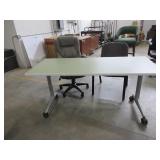 STEELCASE COALESSE FLIP TOP NESTING TABLE WITH CHAIRS
